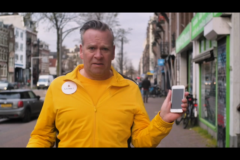 Marc van Veilig Bankieren legt uit dat een anti-bacteriële bankpas niet bestaat